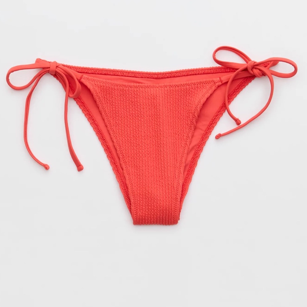 NWT Aerie crinkle cheekiest tie bottom in resort red size L